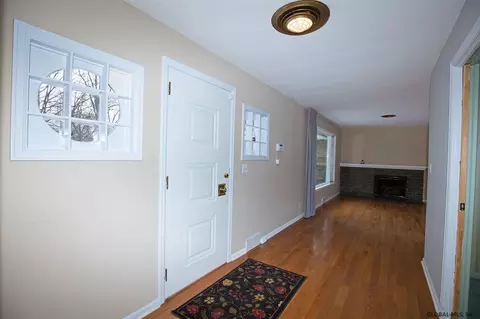 43 Douglas Rd, Delmar, NY 12054 photo 2