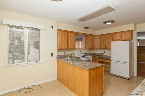 43 Douglas Rd, Delmar, NY 12054 photo 11