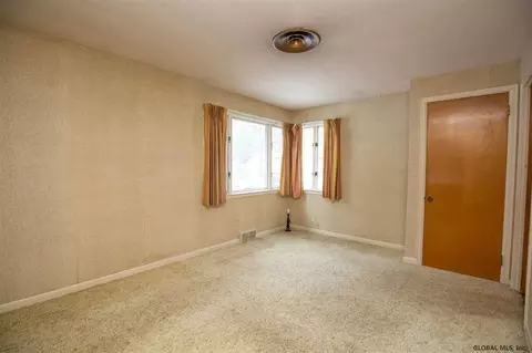 43 Douglas Rd, Delmar, NY 12054 photo 18