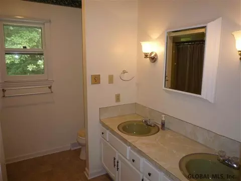 532 Weast Rd, Schenectady, NY 12306 photo 15