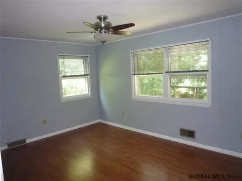 532 Weast Rd, Schenectady, NY 12306 photo 10