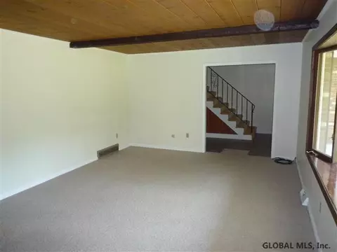 532 Weast Rd, Schenectady, NY 12306 photo 7