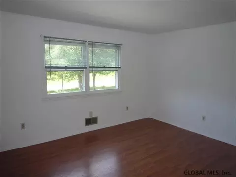 532 Weast Rd, Schenectady, NY 12306 photo 13