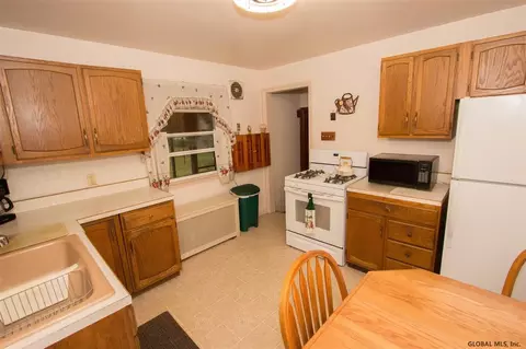 1756 Devendorf Rd, Schenectady, NY 12303 photo 6