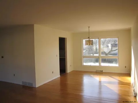 3104 Old State Rd, Schenectady, NY 12303 photo 8
