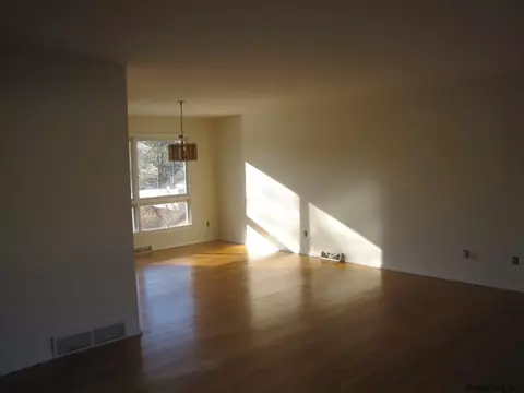 3104 Old State Rd, Schenectady, NY 12303 photo 9