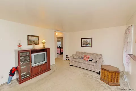 11 Echo Dr, Schenectady, NY 12306 photo 13