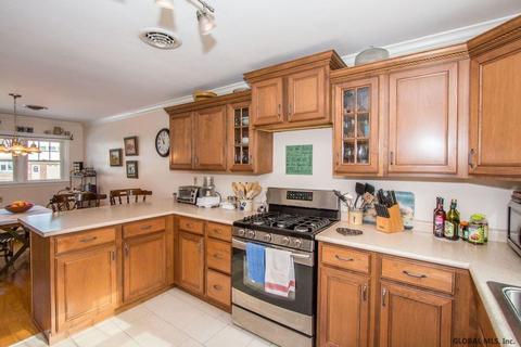 39 Continental Rd, Schenectady, NY 12306 photo 10