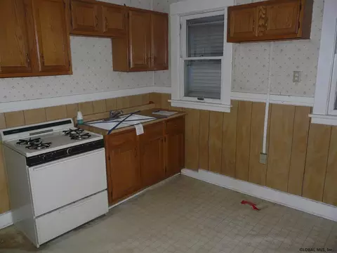 1074 Forest Rd, Schenectady, NY 12303 photo 12