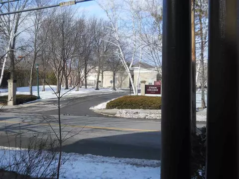 40 Union Ave, Schenectady, NY 12308 photo 3