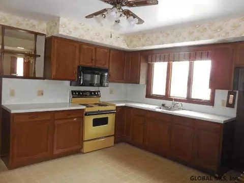 1314 Coplon Ave, Schenectady, NY 12309 photo 5