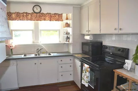2711 Consaul Rd, Schenectady, NY 12304 photo 5