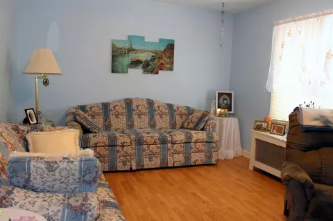 1021 Eugene Dr, Schenectady, NY 12303 photo 2