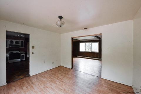 2 Cottonwood Ct, Ballston Lake, NY 12019 photo 4