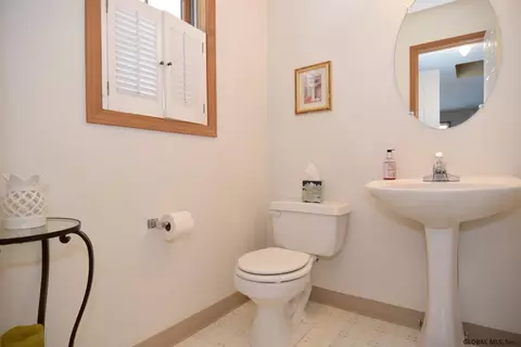 36 Damascus Dr, Gansevoort, NY 12831 photo 15