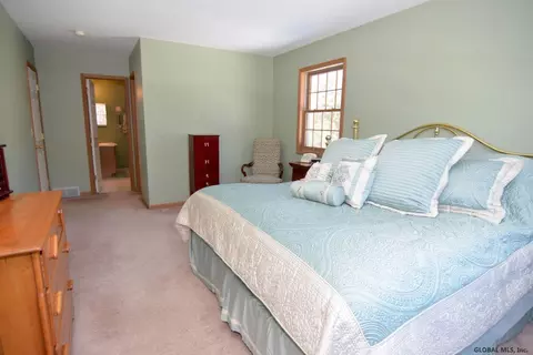36 Damascus Dr, Gansevoort, NY 12831 photo 16