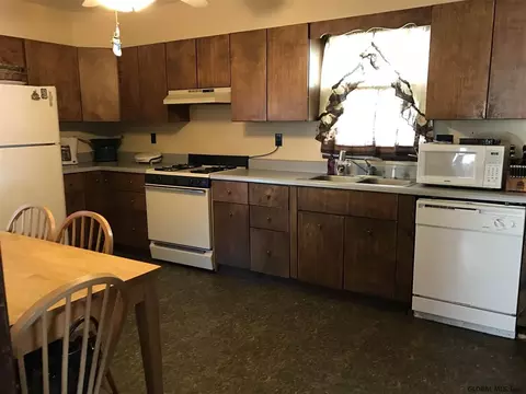 15 Willow Ave, Schenectady, NY 12304 photo 7