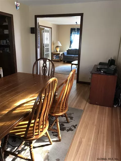 15 Willow Ave, Schenectady, NY 12304 photo 6