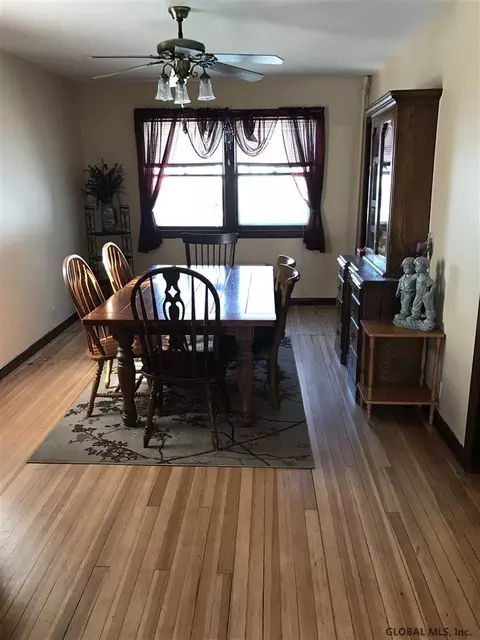 15 Willow Ave, Schenectady, NY 12304 photo 5