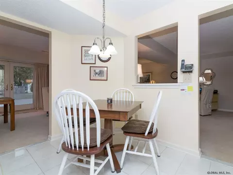 19 York Rd, Glenmont, NY 12077 photo 8