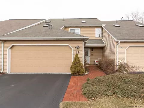 19 York Rd, Glenmont, NY 12077 photo 2