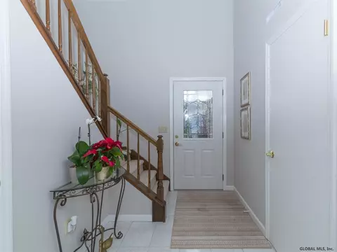 19 York Rd, Glenmont, NY 12077 photo 3