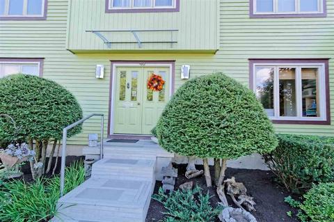 48 Chestnut Ln, Schenectady, NY 12309 photo 4