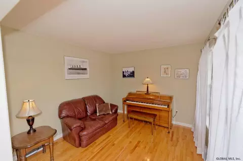 787 Coplon Rd, Schenectady, NY 12306 photo 8