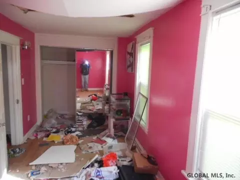 926 Strong St, Schenectady, NY 12305 photo 8