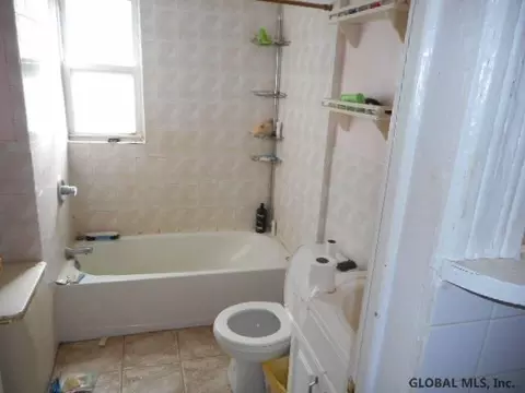 926 Strong St, Schenectady, NY 12305 photo 7