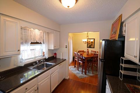 17 Oriole Ct, Saratoga Springs, NY 12866 photo 4