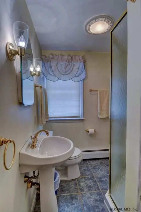 18 Pine St, Delmar, NY 12054 photo 7