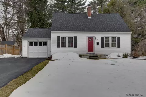 18 Pine St, Delmar, NY 12054 photo 2