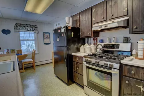 18 Pine St, Delmar, NY 12054 photo 9