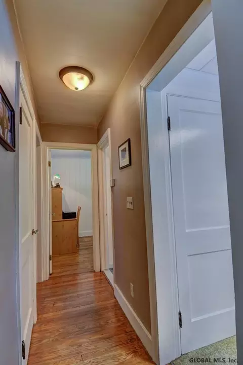 18 Pine St, Delmar, NY 12054 photo 8