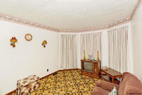 818 Beaver St, Schenectady, NY 12308 photo 9