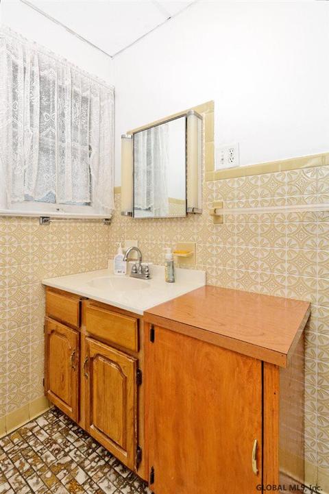 818 Beaver St, Schenectady, NY 12308 photo 17
