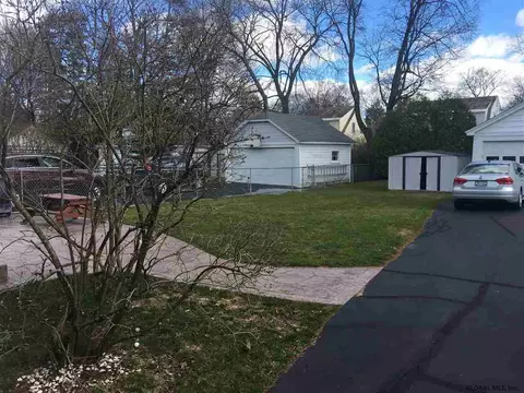 1166 Phoenix Ave, Schenectady, NY 12308 photo 24