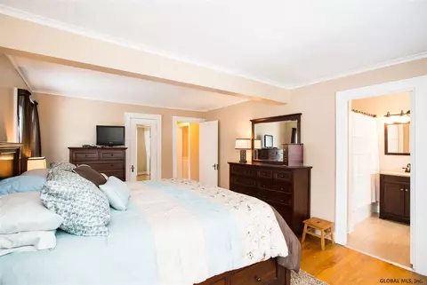 1166 Phoenix Ave, Schenectady, NY 12308 photo 18