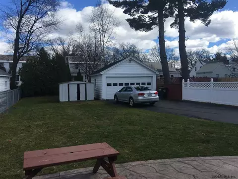 1166 Phoenix Ave, Schenectady, NY 12308 photo 25