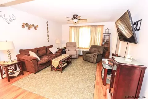 1306 Richard St, Schenectady, NY 12303 photo 9