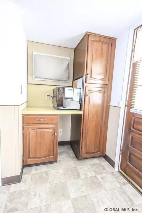 1306 Richard St, Schenectady, NY 12303 photo 8