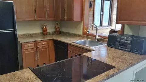 3536 E Lydius St, Schenectady, NY 12303 photo 8