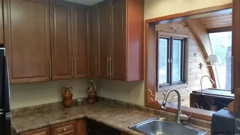 3536 E Lydius St, Schenectady, NY 12303 photo 5