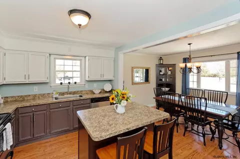 4 Ho Hum Ln, Saratoga Springs, NY 12866 photo 13
