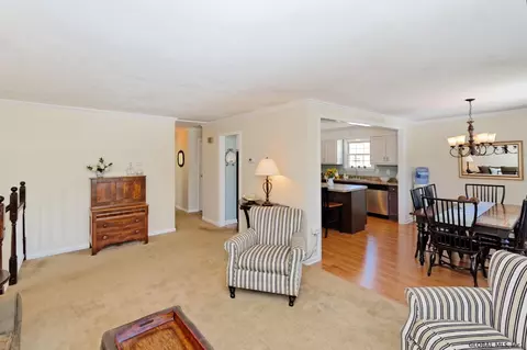 4 Ho Hum Ln, Saratoga Springs, NY 12866 photo 9