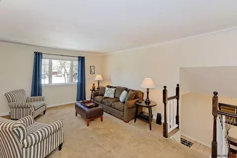 4 Ho Hum Ln, Saratoga Springs, NY 12866 photo 8
