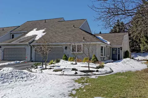 51 Constitution Ct, Glenmont, NY 12077 photo 2