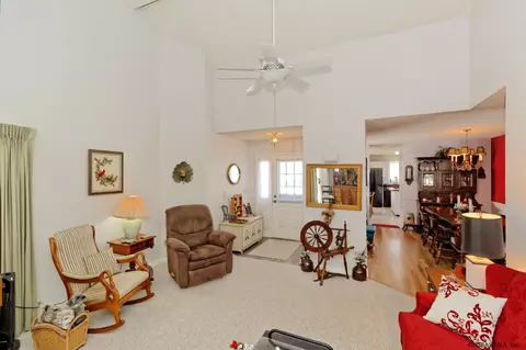 51 Constitution Ct, Glenmont, NY 12077 photo 5