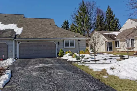 51 Constitution Ct, Glenmont, NY 12077 photo 3